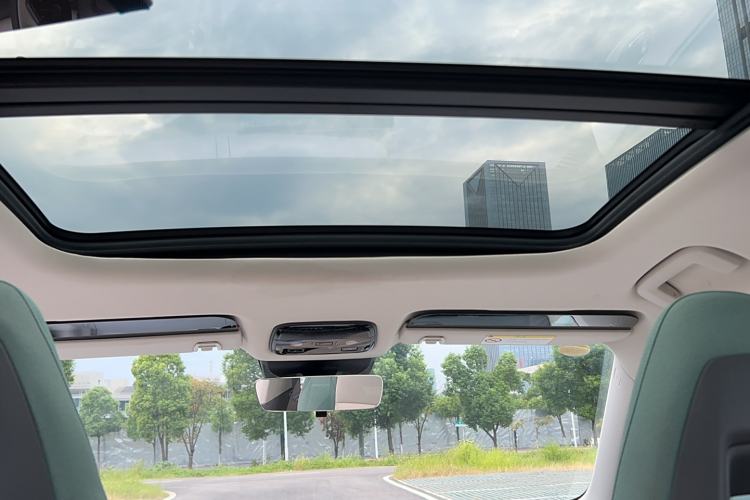Used Lynk & Co 06 EM-P 2023 EM-P 126 Long-Range Halo Headliner