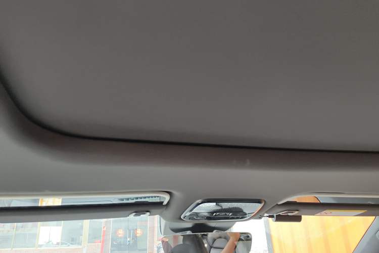 Used Lynk & Co 06 EM-P 2023 EM-P 126 Long-Range Halo Headliner