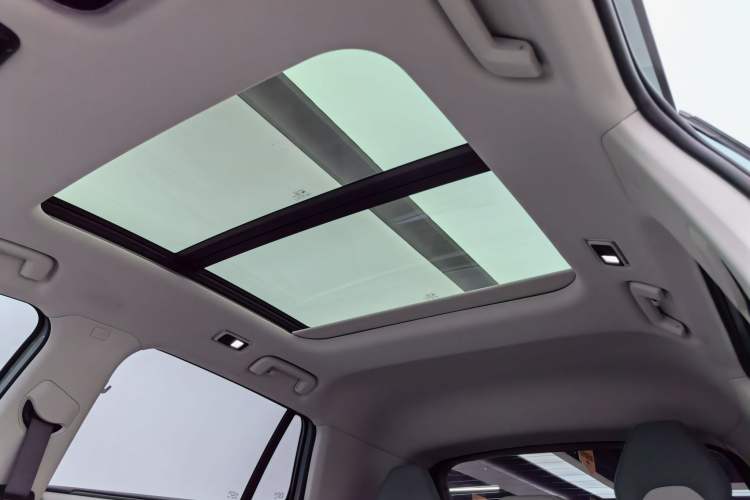 Used Lynk & Co 06 EM-P 2023 EM-P 126 Long-Range Halo Interior 1