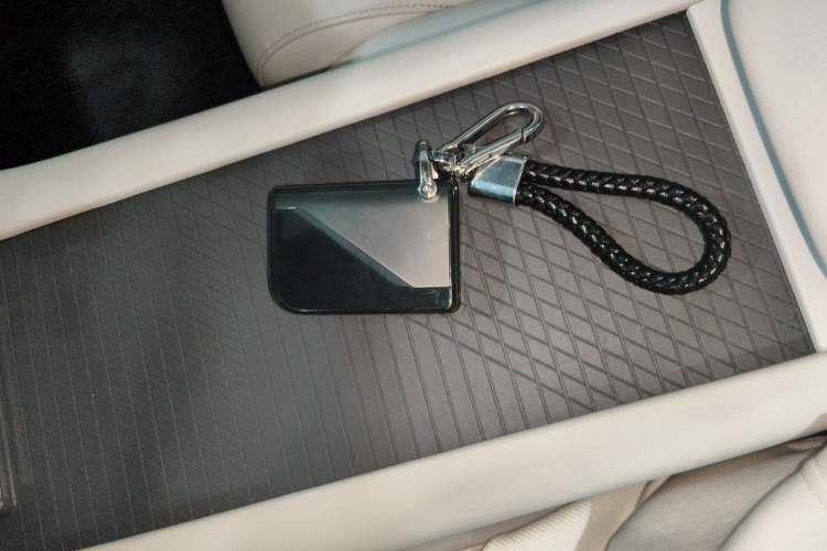 Used Lynk & Co 06 EM-P 2023 EM-P 126 Long-Range Halo Interior 1