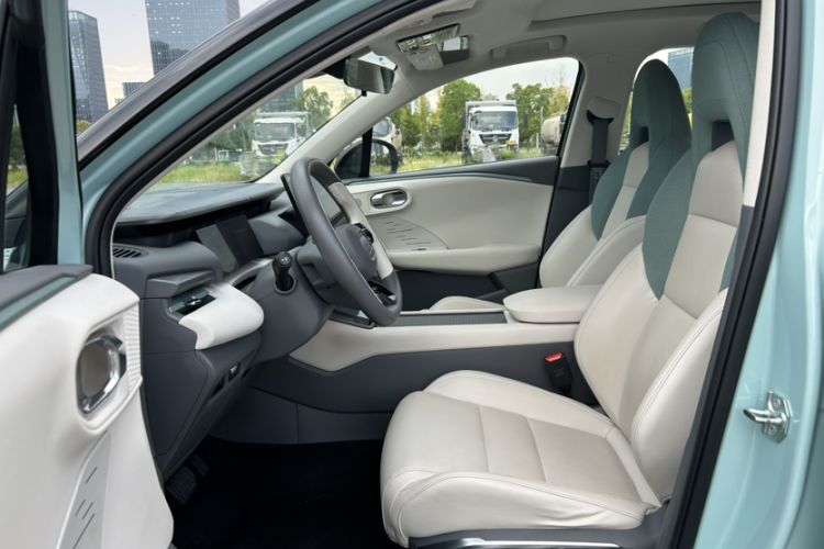 Used Lynk & Co 06 EM-P 2023 EM-P 126 Long-Range Halo Interior 2