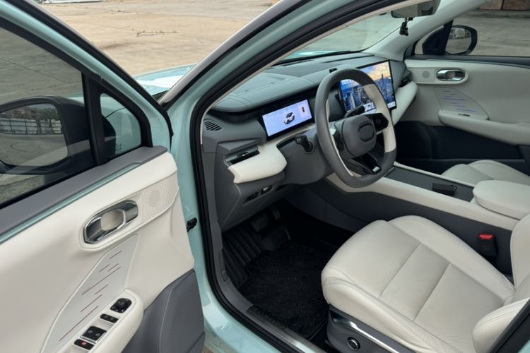 Used Lynk & Co 06 EM-P 2023 EM-P 126 Long-Range Halo Interior 3