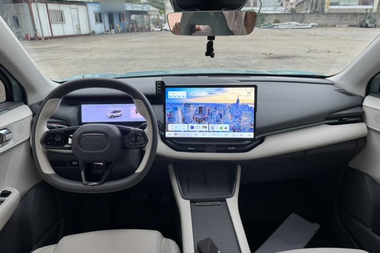 Used Lynk & Co 06 EM-P 2023 EM-P 126 Long-Range Halo Interior 6