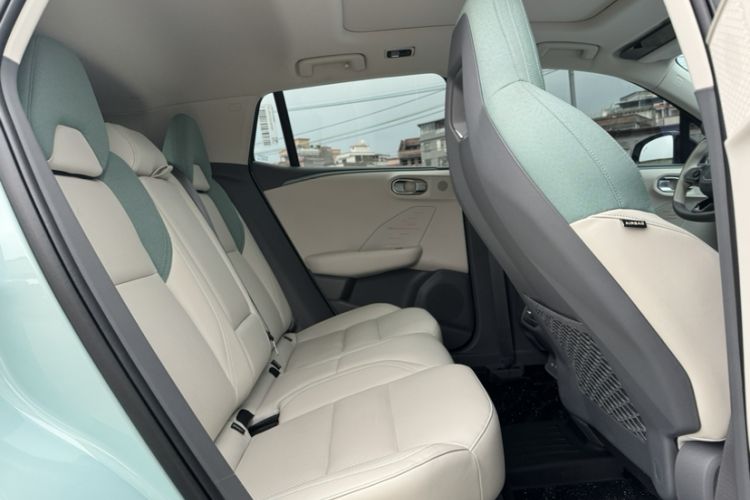 Used Lynk & Co 06 EM-P 2023 EM-P 126 Long-Range Halo Interior 7