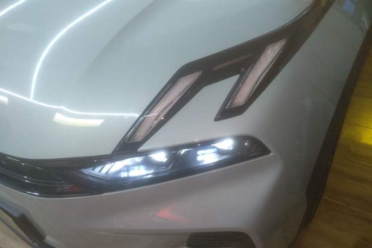 Used Lynk & Co 06 EM-P 2023 EM-P 126 Long-Range Halo Left Front Headlight