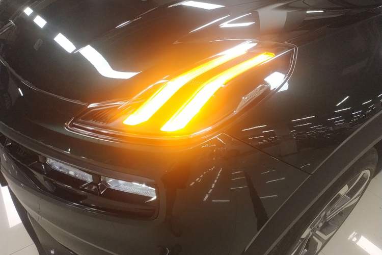 Used Lynk & Co 06 EM-P 2023 1.5T Remix PHEV Hero Left Front Headlight