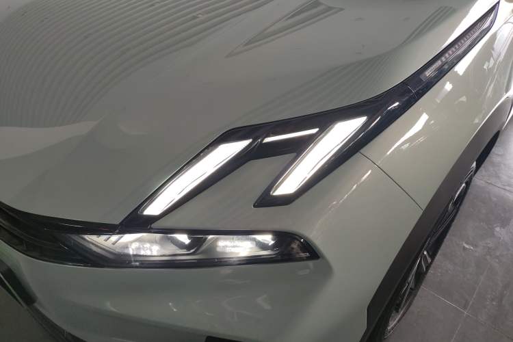 Used Lynk & Co 06 EM-P 2023 EM-P 126 Long-Range Halo Left Front Headlight