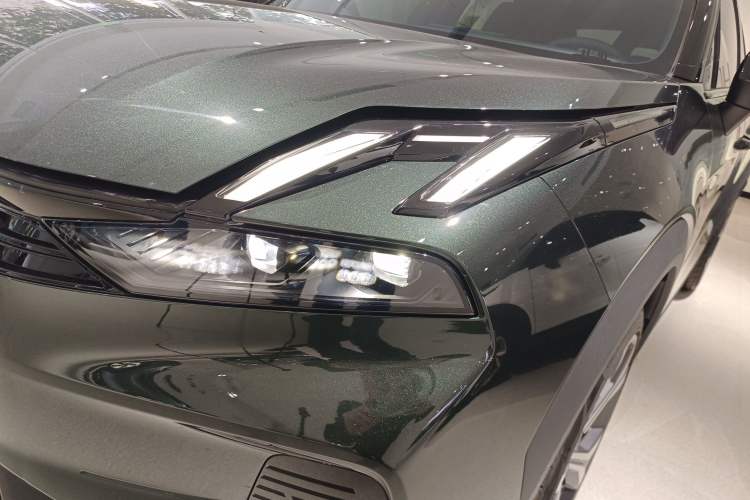 Used Lynk & Co 06 EM-P 2023 EM-P 126 Long-Range Halo Left Front Headlight