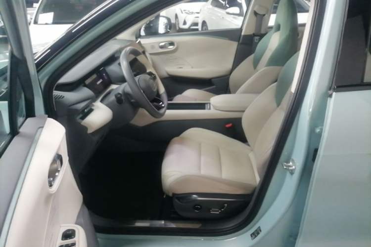 Used Lynk & Co 06 EM-P 2023 EM-P 126 Long-Range Halo Left Front Seat