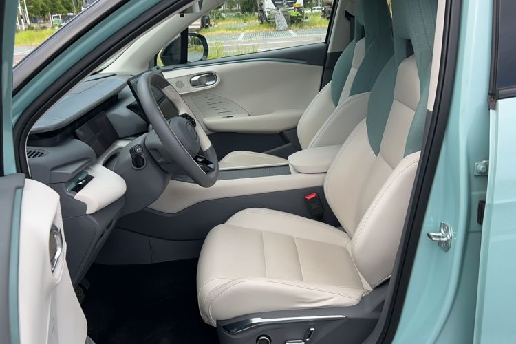 Used Lynk & Co 06 EM-P 2023 EM-P 126 Long-Range Halo Left Front Seat