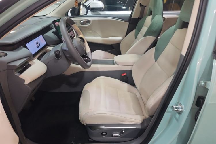 Used Lynk & Co 06 EM-P 2023 EM-P 126 Long-Range Halo Left Front Seat