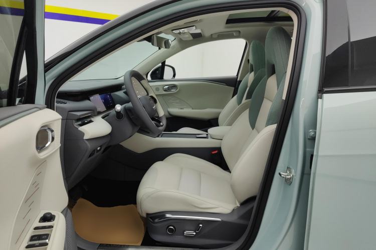 Used Lynk & Co 06 EM-P 2023 EM-P 126 Long-Range Halo Left Front Seat