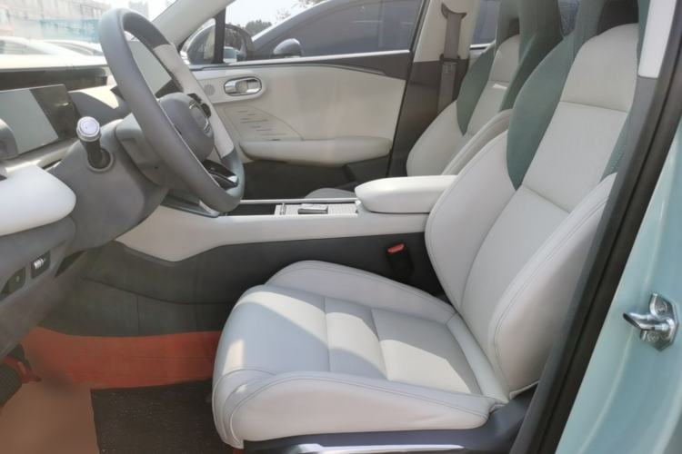 Used Lynk & Co 06 EM-P 2023 EM-P 126 Long-Range Halo Left Front Seat
