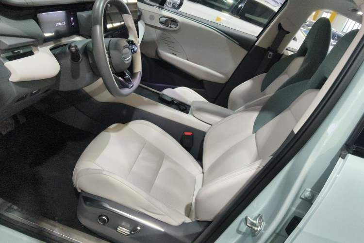 Used Lynk & Co 06 EM-P 2023 EM-P 126 Long-Range Halo Left Front Seat