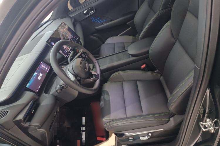 Used Lynk & Co 06 EM-P 2023 EM-P 126 Long-Range Halo Left Front Seat