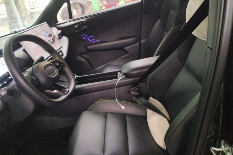 Used Lynk & Co 06 EM-P 2023 EM-P 126 Long-Range Halo Left Front Seat