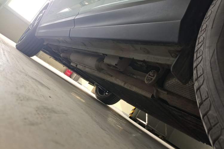 Used Lynk & Co 06 EM-P 2023 EM-P 126 Long-Range Halo Left Side Sill