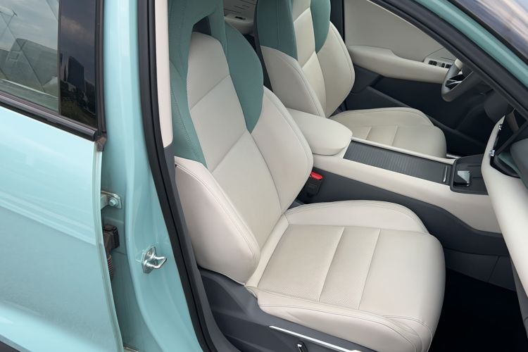 Used Lynk & Co 06 EM-P 2023 EM-P 126 Long-Range Halo Right Front Seat