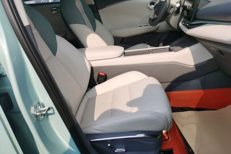 Used Lynk & Co 06 EM-P 2023 EM-P 126 Long-Range Halo Right Front Seat