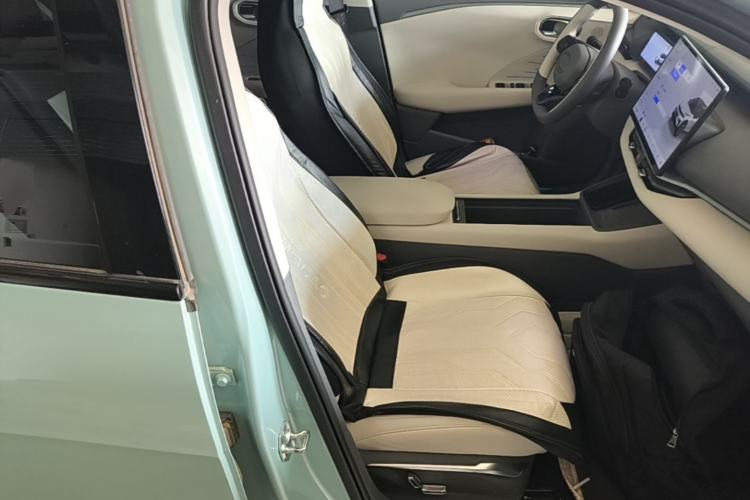 Used Lynk & Co 06 EM-P 2023 EM-P 126 Long-Range Halo Right Front Seat