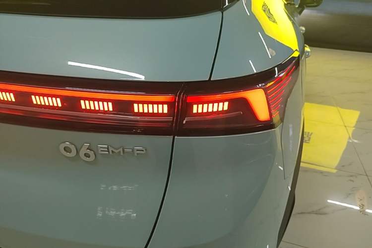 Used Lynk & Co 06 EM-P 2023 EM-P 126 Long-Range Halo Right Rear Taillight