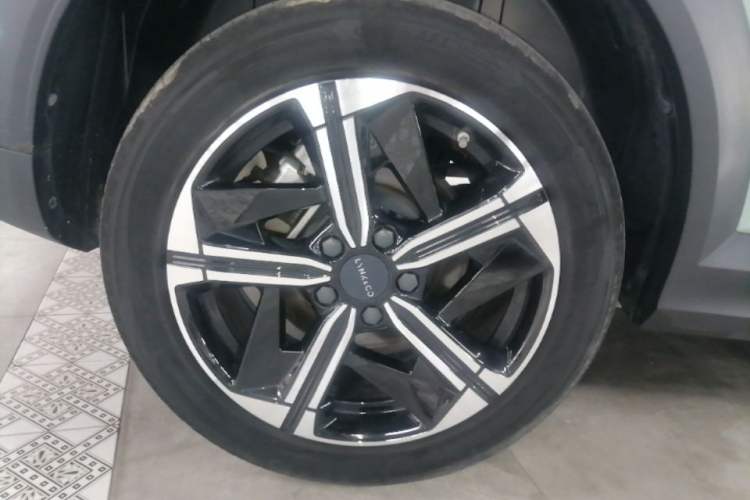 Used Lynk & Co 06 EM-P 2023 EM-P 126 Long-Range Halo Right Rear Wheel Hub