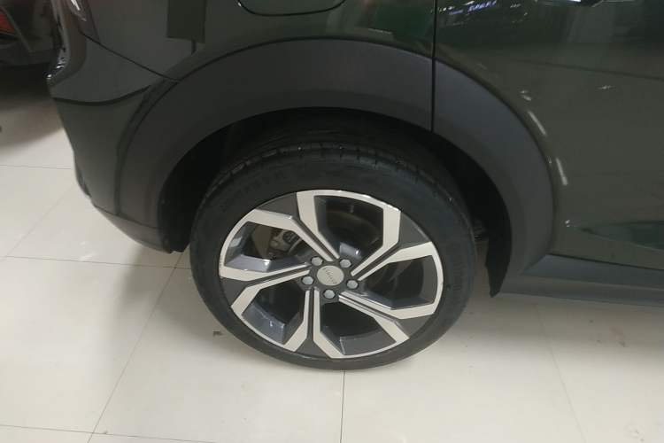 Used Lynk & Co 06 EM-P 2023 1.5T Remix PHEV Hero Right Rear Wheel Hub