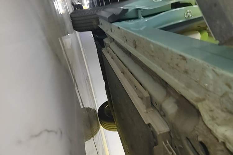 Used Lynk & Co 06 EM-P 2023 EM-P 126 Long-Range Halo Right Side Sill