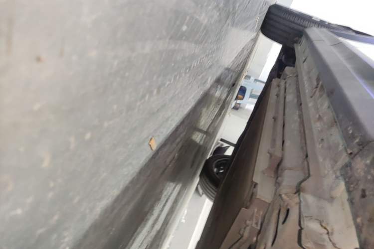 Used Lynk & Co 06 EM-P 2023 EM-P 126 Long-Range Halo Right Side Sill