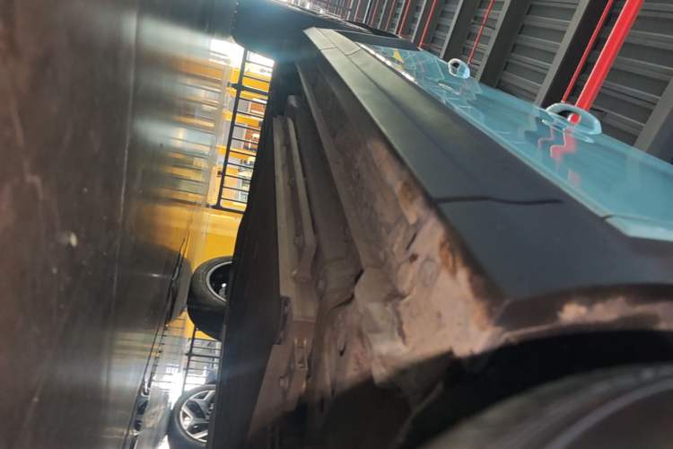 Used Lynk & Co 06 EM-P 2023 EM-P 126 Long-Range Halo Right Side Sill