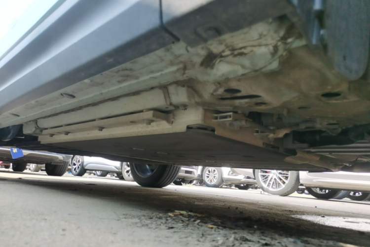 Used Lynk & Co 06 EM-P 2023 EM-P 126 Long-Range Halo Right Side Sill
