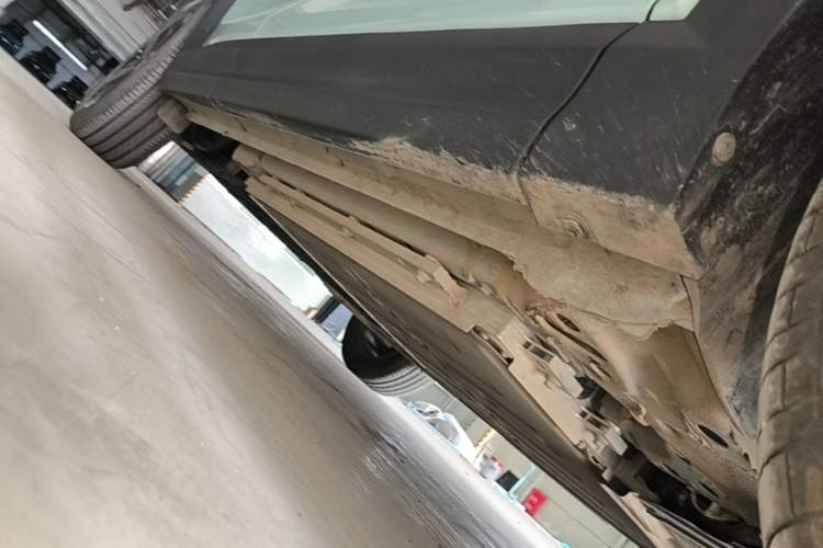 Used Lynk & Co 06 EM-P 2023 EM-P 126 Long-Range Halo Right Side Sill