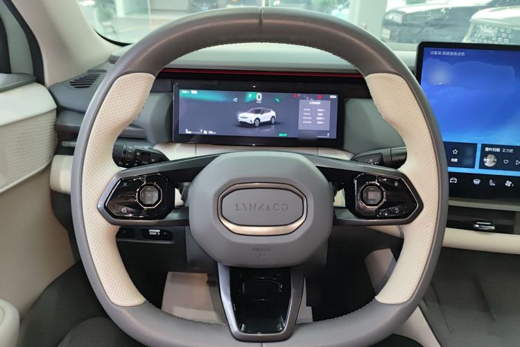 Used Lynk & Co 06 EM-P 2023 EM-P 126 Long-Range Halo Steering Wheel