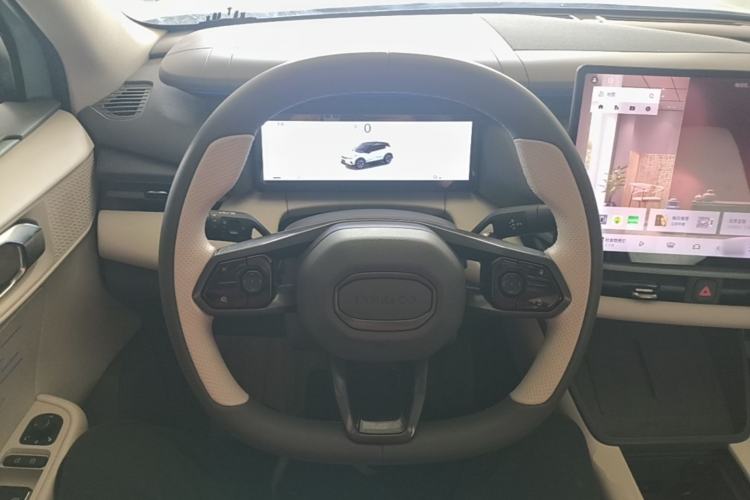 Used Lynk & Co 06 EM-P 2023 EM-P 126 Long-Range Halo Steering Wheel