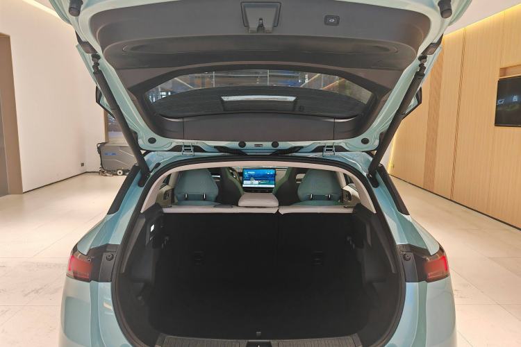 Used Lynk & Co 06 EM-P 2023 EM-P 126 Long-Range Halo Trunk