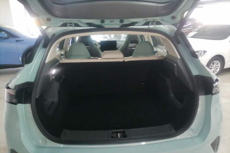 Used Lynk & Co 06 EM-P 2023 EM-P 126 Long-Range Halo Trunk