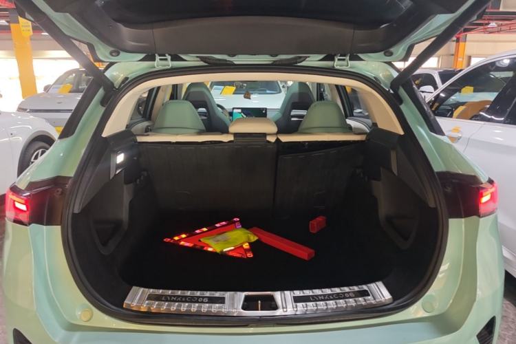 Used Lynk & Co 06 EM-P 2023 EM-P 126 Long-Range Halo Trunk