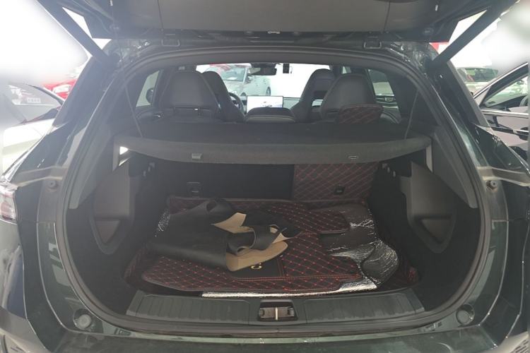 Used Lynk & Co 06 EM-P 2023 EM-P 126 Long-Range Halo Trunk