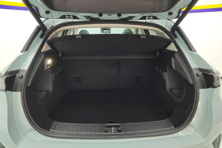 Used Lynk & Co 06 EM-P 2023 EM-P 126 Long-Range Halo Trunk