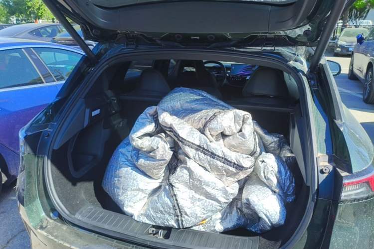 Used Lynk & Co 06 EM-P 2023 EM-P 126 Long-Range Halo Trunk
