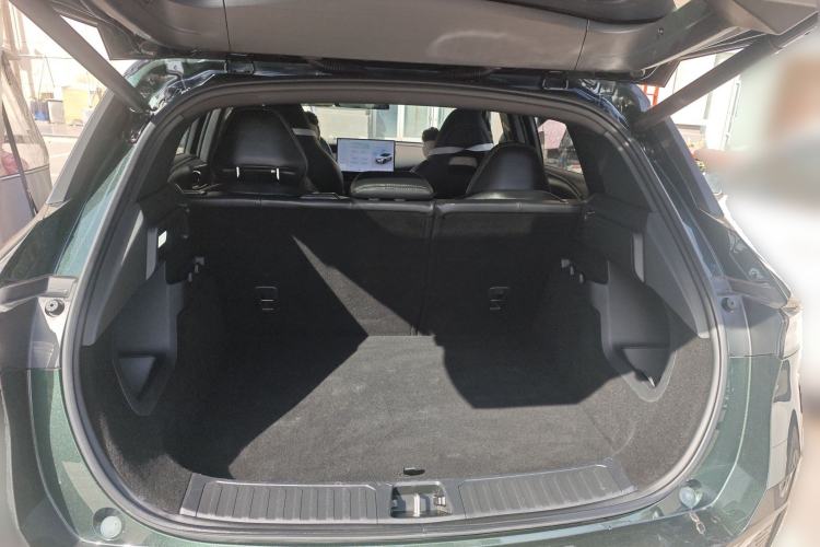Used Lynk & Co 06 EM-P 2023 EM-P 126 Long-Range Halo Trunk