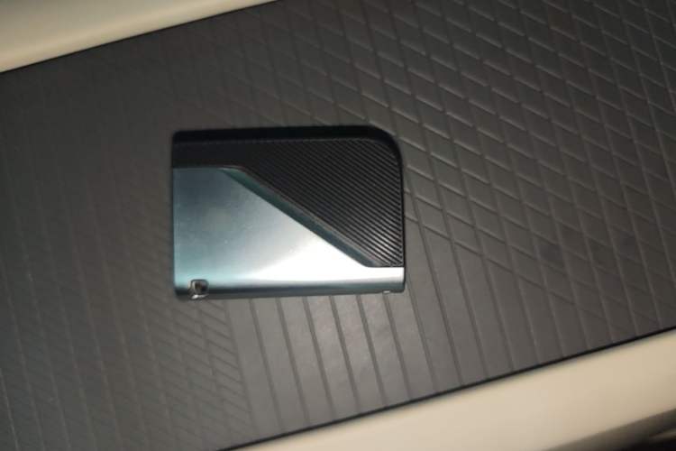 Used Lynk & Co 06 EM-P 2023 EM-P 126 Long-Range Halo Vehicle Key