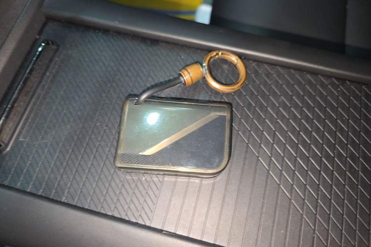 Used Lynk & Co 06 EM-P 2023 EM-P 126 Long-Range Halo Vehicle Key
