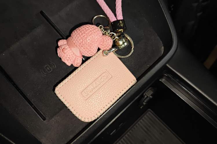 Used Lynk & Co 06 EM-P 2023 EM-P 126 Long-Range Halo Vehicle Key