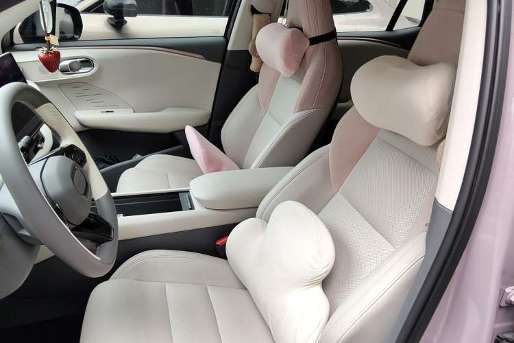 Used Lynk & Co 06 EM-P 2023 EM-P 126 Long-Range Halo Left Front Seat