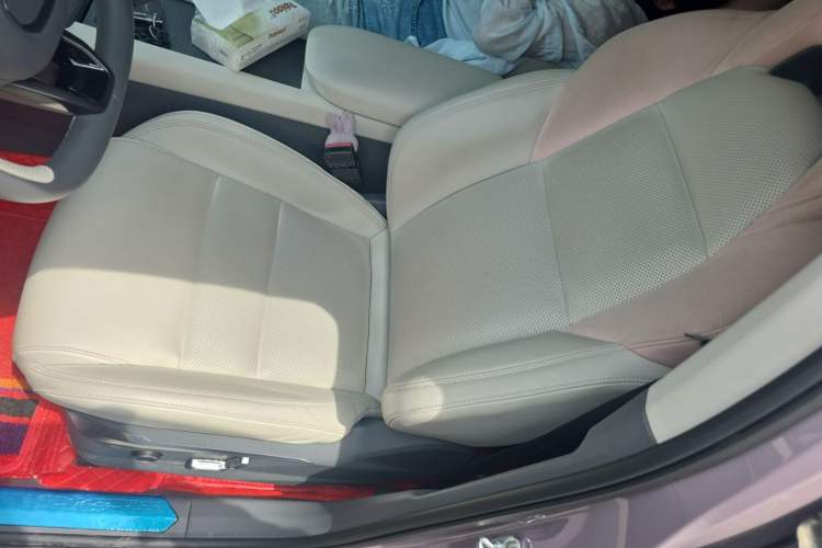 Used Lynk & Co 06 EM-P 2023 EM-P 126 Long-Range Halo Left Front Seat