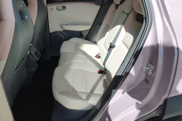 Used Lynk & Co 06 EM-P 2023 EM-P 126 Long-Range Halo Left Rear Seat