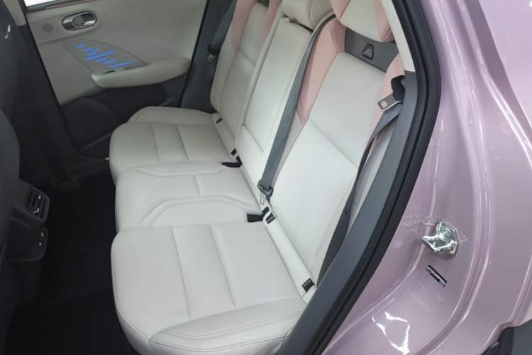 Used Lynk & Co 06 EM-P 2023 EM-P 126 Long-Range Halo Left Rear Seat