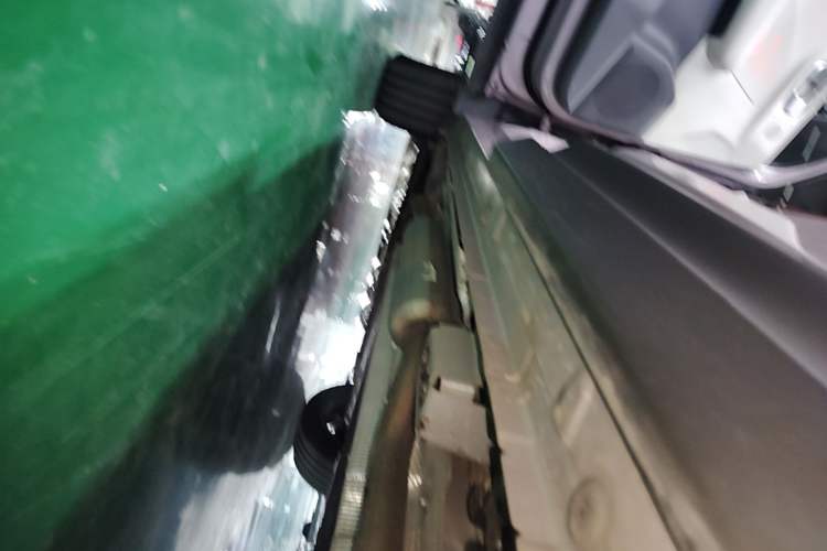 Used Lynk & Co 06 EM-P 2023 EM-P 126 Long-Range Halo Left Side Sill