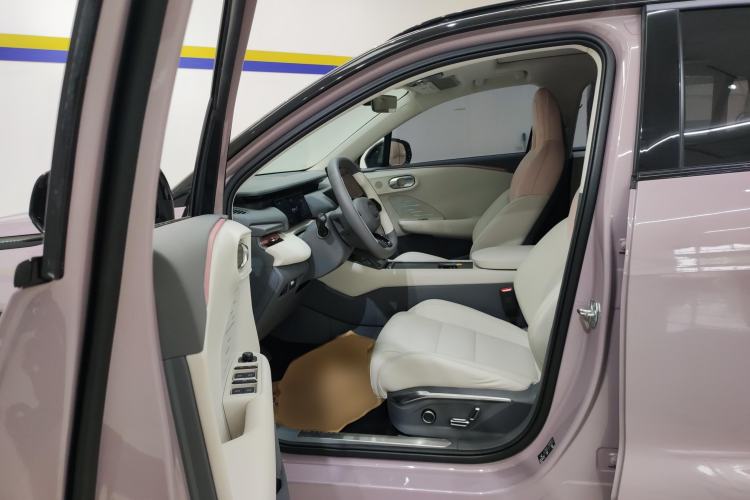 Used Lynk & Co 06 EM-P 2023 EM-P 126 Long-Range Halo Left Front Seat